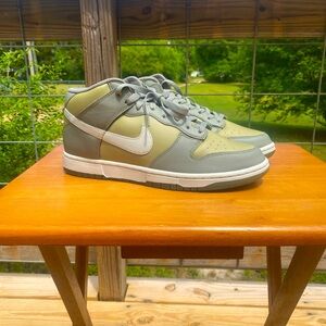 Nike Men's Dunk Mid “Dark Stucco”